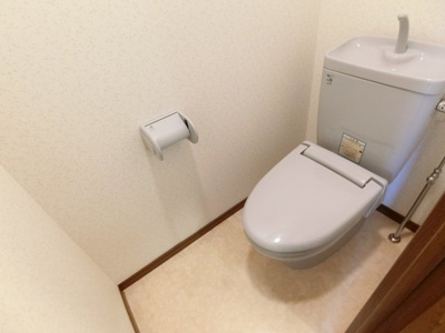 【トイレ】 | サンパティーク泉中央 | ウォームレット付きのトイレ。