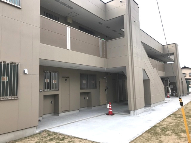熊本市中央区八王寺町のアパートのエントランス
