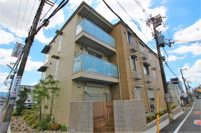 セントラルコート高井田