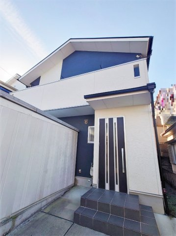 ◆平成３０年建築の築浅美宅◆室内改装済み５ＬＤＫ◆近鉄京都線「富野荘」駅徒歩６分◆城陽市富野高井の外観|外観