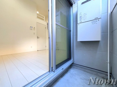 【バルコニー】 | Yssquare中村公園(ワイズスクエア) | 暖かな日差しのふりそそぐバルコニー