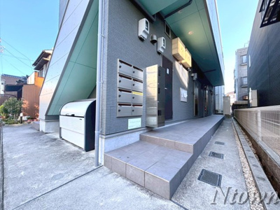 【ロビー】 | Yssquare中村公園(ワイズスクエア) | 落ち着いたロビーです