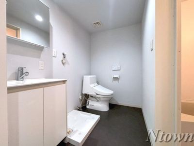 【洗面所】 | Yssquare中村公園(ワイズスクエア) | 脱衣スペースもあります