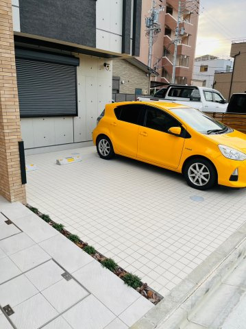 仲介手数料0！！ＬＵＯＲＥ浄心ＥＡＳＴの駐車場