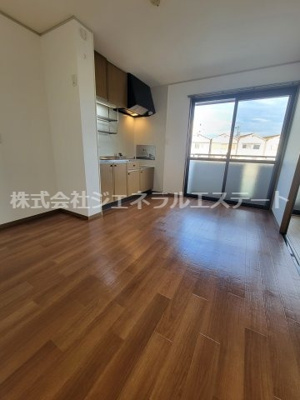 【居間・リビング】 | Kコスモ | こちらの居間で趣味の時間をお楽しみください