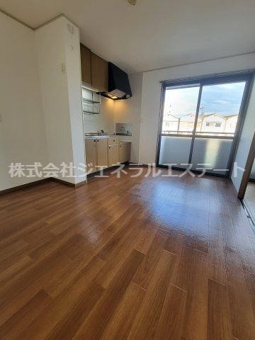 【居間・リビング】 | Kコスモ | こちらの居間で趣味の時間をお楽しみください