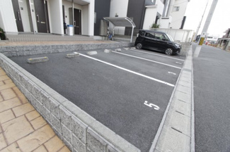 【駐車場】