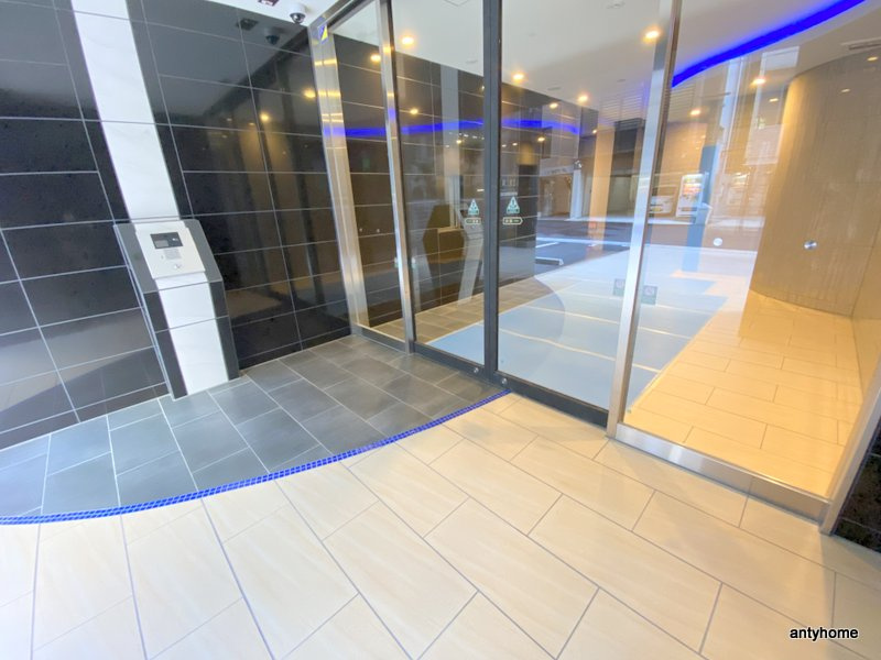 セレニテ堺筋本町リアン　仲介手数料無料のロビー