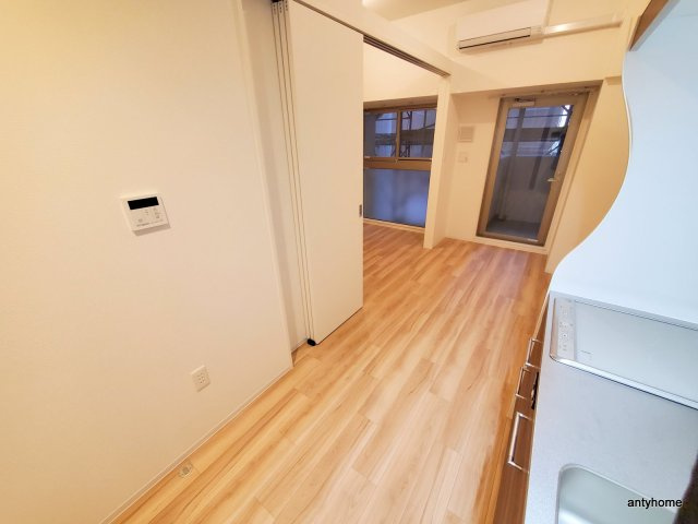 セレニテ堺筋本町リアン　仲介手数料無料の居間・リビング