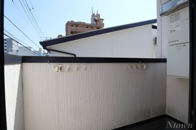 【バルコニー】 | シャンティ中島 | 暖かな日差しのふりそそぐバルコニー