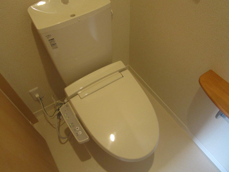 岸和田市尾生町５丁目のハイツのトイレ|シンプルで使いやすいトイレです