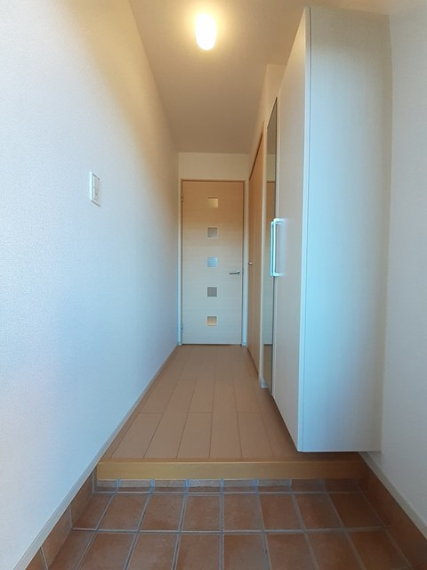 ドエル富里Ａの玄関
