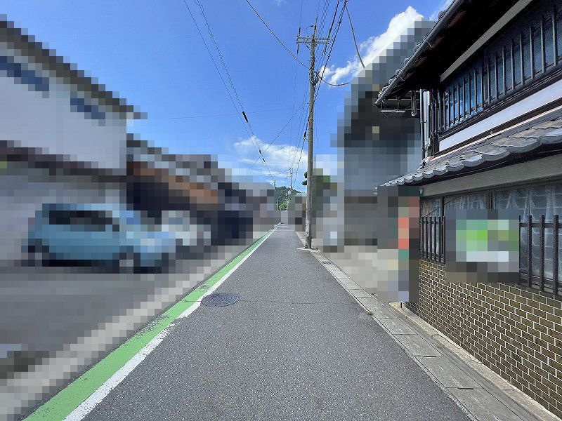 近江八幡市為心町中　中古戸建の前面道路含む現地写真