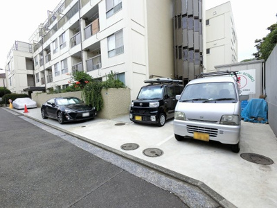 【駐車場】 | ニチモ日吉第三コーポラス | 平置き駐車場です。