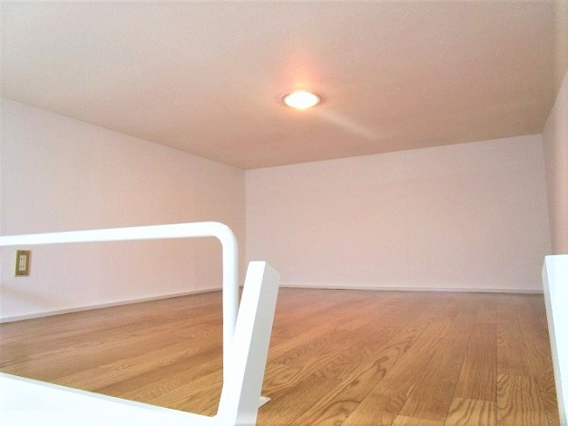 プラザ ドゥ フィエスタAの寝室|ロフト部分。照明・コンセントも付いています。