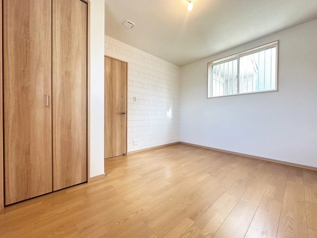 京都市伏見区羽束師古川町　未入居物件の洋室