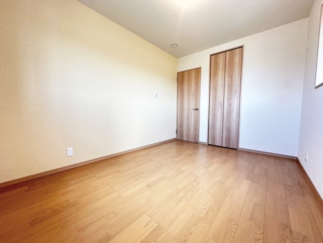 京都市伏見区羽束師古川町　未入居物件の洋室