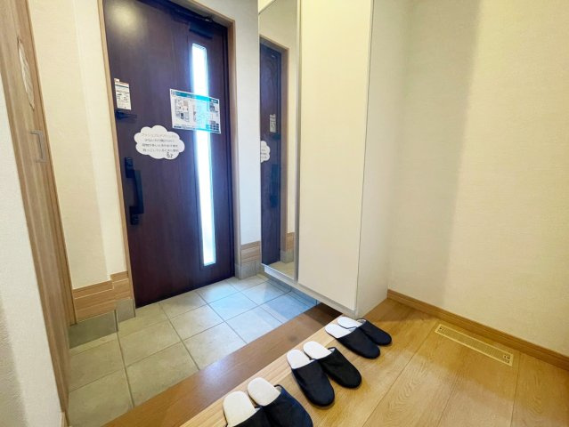 京都市伏見区羽束師古川町　未入居物件の玄関