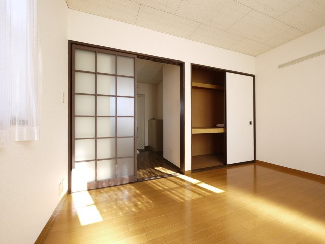 ヒルズミヤマの洋室|個人の部屋や寝室として使える洋室です