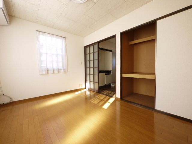 ヒルズミヤマの居間・リビング