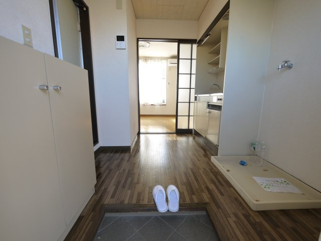 ヒルズミヤマの玄関|きれいな玄関です