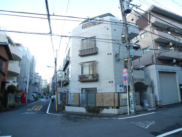 ラブリハイツ北新宿第１の外観