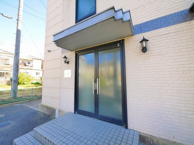 シャルマン南紀寺のエントランス|綺麗な共有スペース。