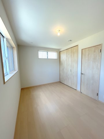 京都市伏見区羽束師古川町　未入居物件の洋室