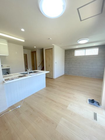 京都市伏見区羽束師古川町　未入居物件の居間・リビング