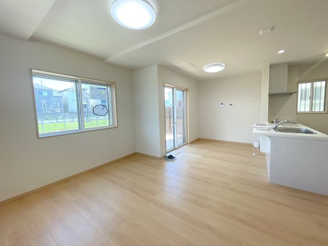 京都市伏見区羽束師古川町　未入居物件の居間・リビング