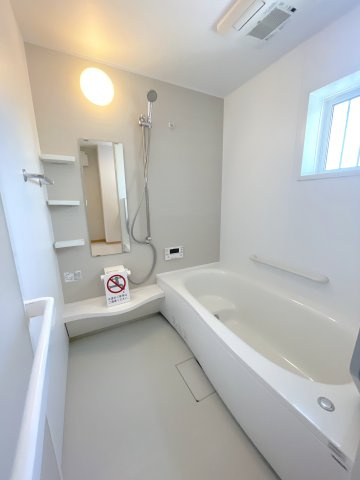 京都市伏見区羽束師古川町　未入居物件の浴室