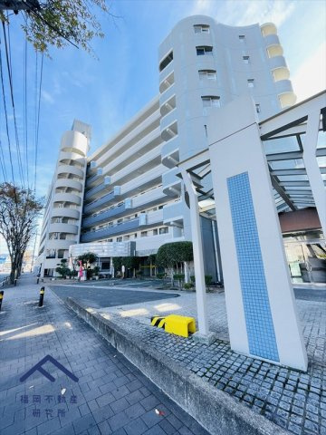 ロワールマンションアール板付弐番館の外観