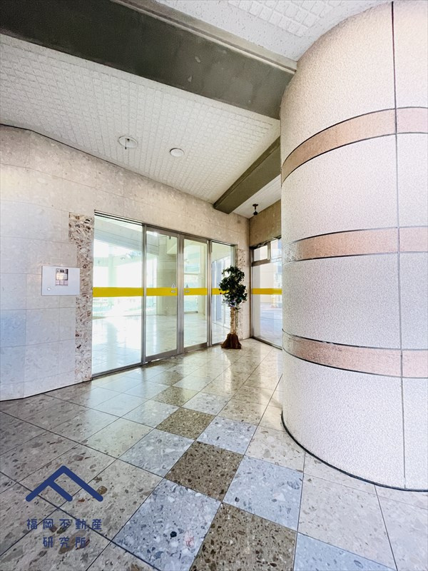 ロワールマンションアール板付弐番館のエントランス