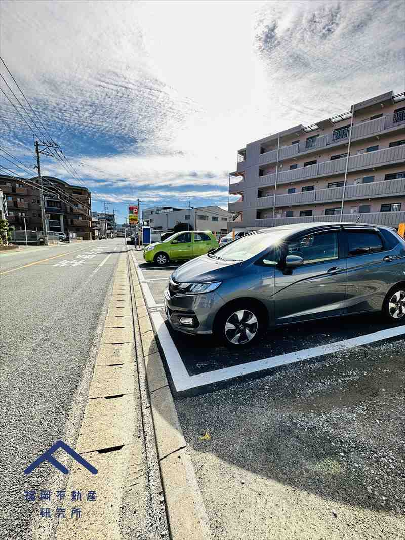サンシャインハヤシビルの駐車場