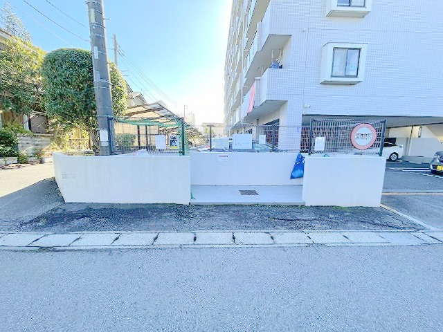 サンライフ吉川　のその他共用部分|共用部のゴミ捨て場です。