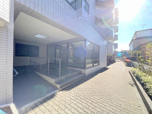 サンライフ吉川　のエントランス|エントランスの写真になります。