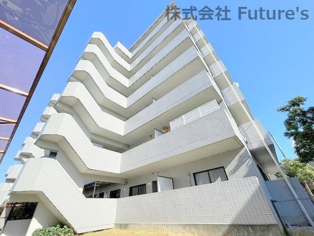 サンライフ吉川　の外観|リフォーム済み中古マンション！詳細な物件情報や住宅ローン等のご相談もお気軽にご連絡下さいませ。