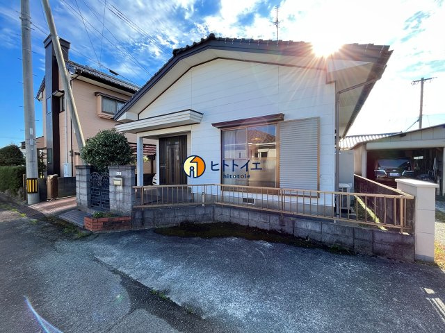 筑後市西牟田　中古住宅の前面道路含む現地写真