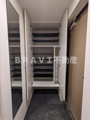 セレニテ堺筋本町リアン BRAVI不動産の玄関|【セレニテ堺筋本町リアン】