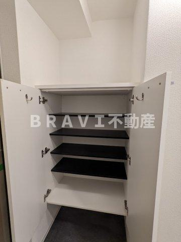 セレニテ堺筋本町リアン BRAVI不動産の玄関|【セレニテ堺筋本町リアン】