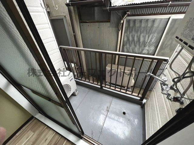 ドエル大枝のバルコニー|お洗濯にも便利なバルコニー付き