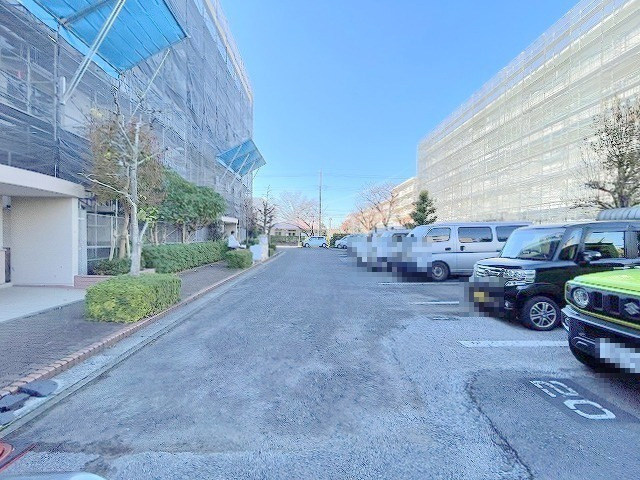三郷早稲田パークハイツ　中古マンションの駐車場|駐車場の写真になります。