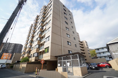 【外観】 | サンパレス草津（フルリノベ済） | 現地（2022年11月26日10：00頃）撮影