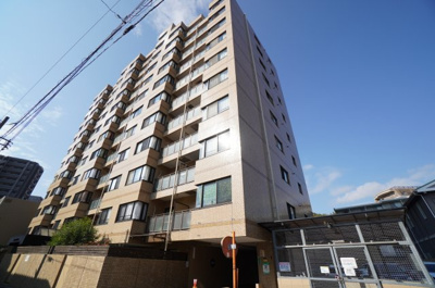 【外観】 | サンパレス草津（フルリノベ済） | 現地（2022年11月26日10：00頃）撮影