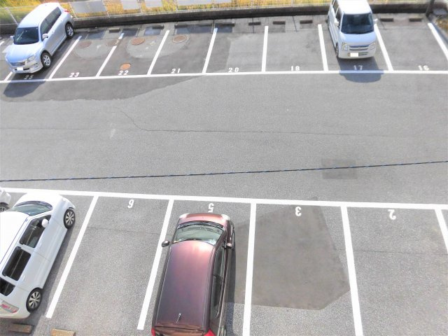 第２コーポ村下の駐車場