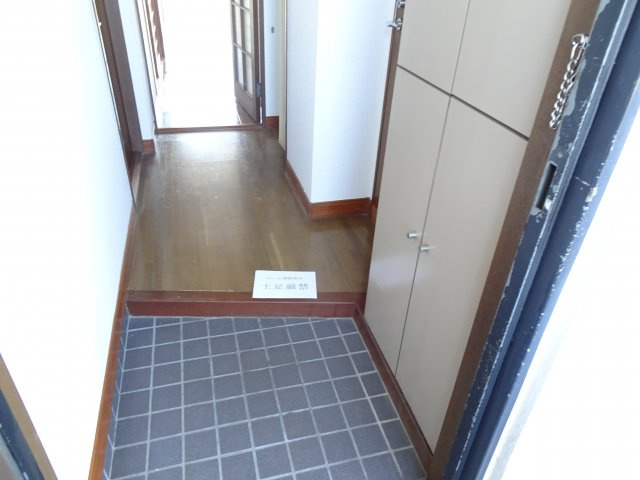 第２コーポ村下の玄関