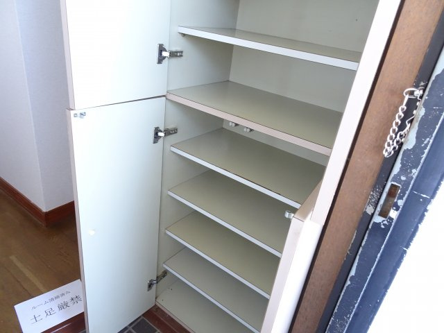 第２コーポ村下の玄関