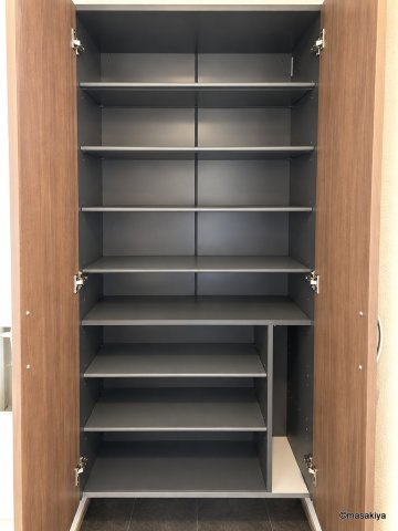 コスモタウン三輪の玄関