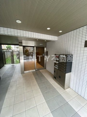 【エントランス】 | サンライト池上 | 落ち着いたエントランスです