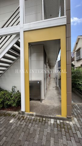 ジニアのエントランス